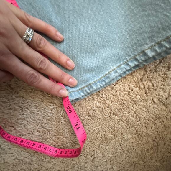 NWT Universal Thread High Rise Flare Leg Jeans Blue Light Wash Women's 12 Short - Picture 6 of 6